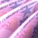 Waluty Turcji i Rosji. Spadek liry "bez limitu", a rubel pod ochroną Kremla