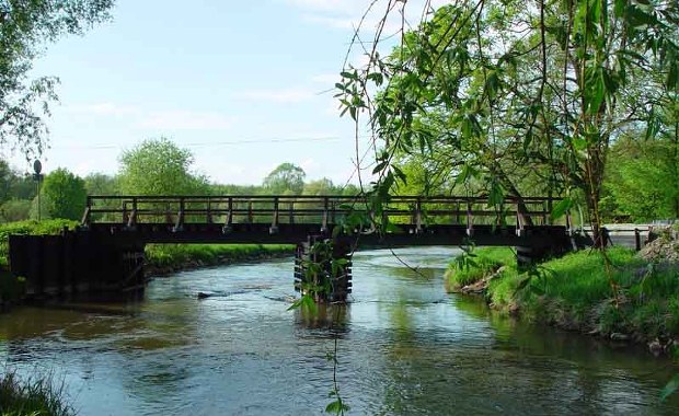 Wandale rozkradli, co się dało. Most nieczynny do odwołania
