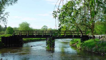 Wandale rozkradli, co się dało. Most nieczynny do odwołania