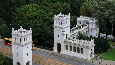 "Wandalskie malowidła" na wiadukcie mostu Poniatowskiego. ZDM grzmi 