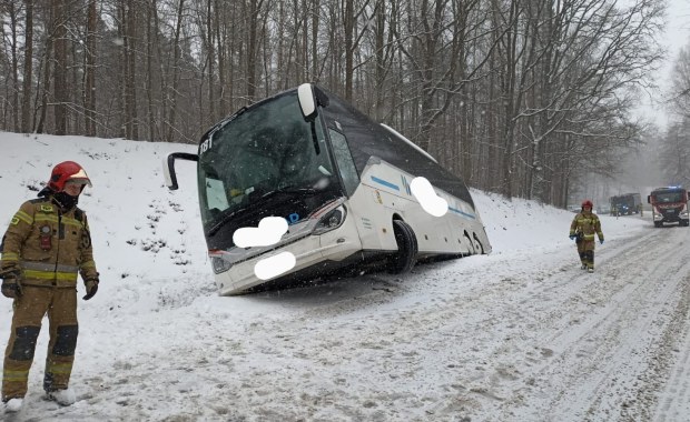Warmińsko-mazurskie: Wypadek za wypadkiem, na trasach śnieg i lód 