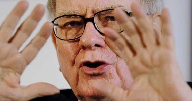 Warren Buffet preferuje gotówkę /AFP