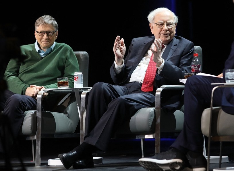 Warren Buffett i BIll Gates stawiają na spółki dywidendowe /SPENCER PLATT / GETTY IMAGES NORTH AMERICA /AFP