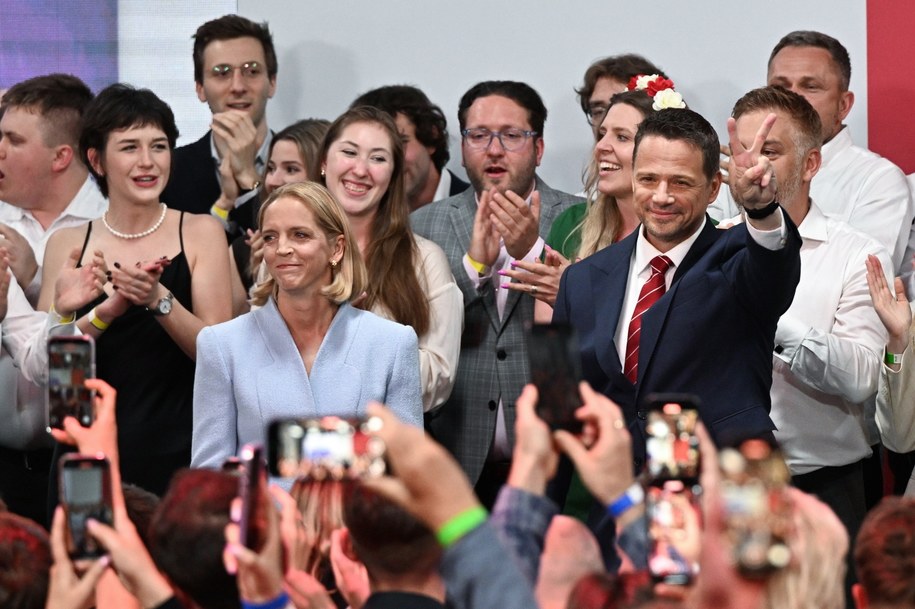 Warszawa, 01.06.2025. Wybory prezydenta RP - II tura. Wyniki exit poll dla IPSOS /PAP/Radek Pietruszka    /PAP