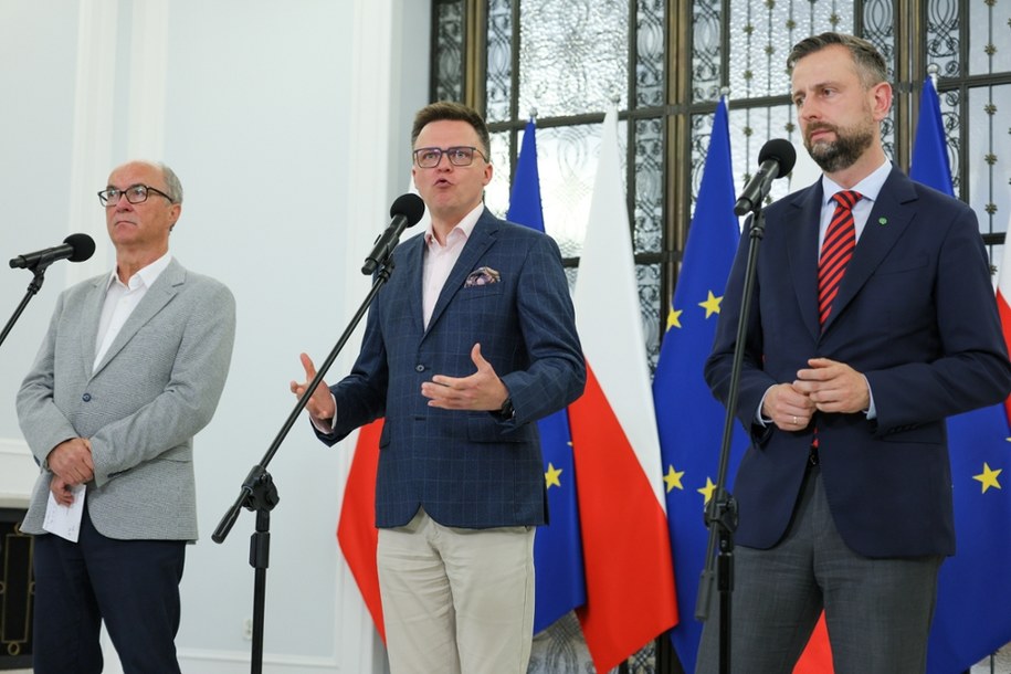 Warszawa, 05.06.2025. Trzech z czterech liderów koalicji 15 października po pierwszym spotkaniu po II turze wyborów prezydenckich /Rafał Guz /PAP