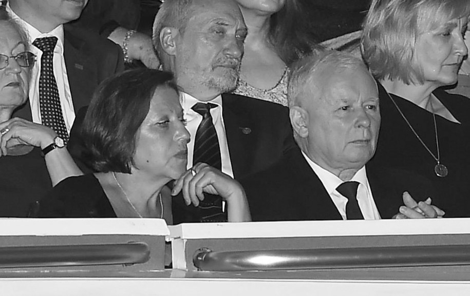 Warszawa, 05.09.2016. Premiera filmu "Smoleńsk" w reż. A. Krauzego. Na zdj. m.in. Barbara Skrzypek, Jarosław Kaczyński, Antoni Macierewicz /	Archiwum Leszczyński /PAP