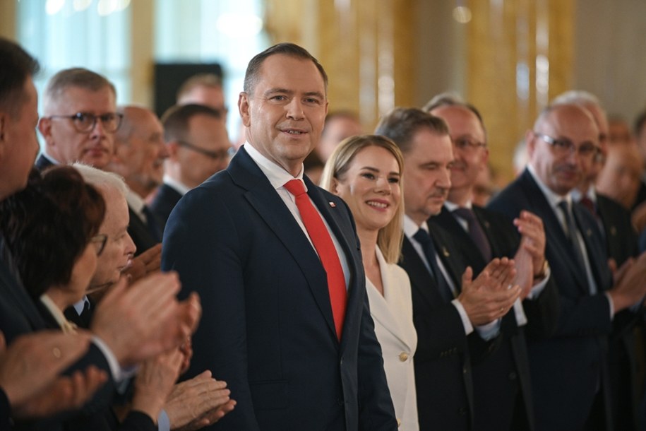 Warszawa, 11.06.2025. Prezydent elekt Karol Nawrocki i jego żona Marta Nawrocka podczas uroczystości wręczenia mu uchwały PKW ws. stwierdzenia wyniku wyborów prezydenckich / 	Marcin Obara  /PAP