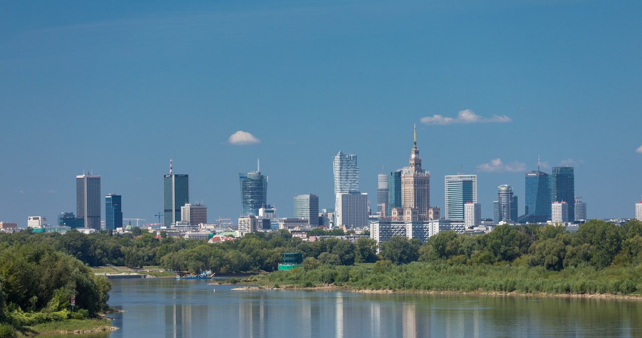 Warszawa 2018. Widok na stolicę Polski z mostu Siekierkowskiego. /Arkadiusz Ziółek /East News