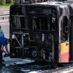 Warszawa: Autobus stanął w płomieniach, w środku było kilkudziesięciu pasażerów
