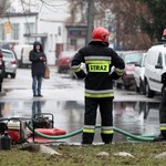 Warszawa: Awaria na Targówku. Woda zalała ulice