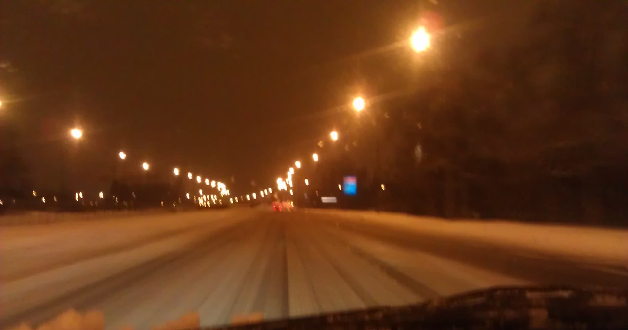 Warszawa budzi się zasypana śniegiem
