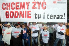 Warszawa: Demonstranci manifestują przeciwko cięciom budżetowym