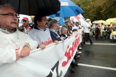 Warszawa: Demonstranci manifestują przeciwko cięciom budżetowym