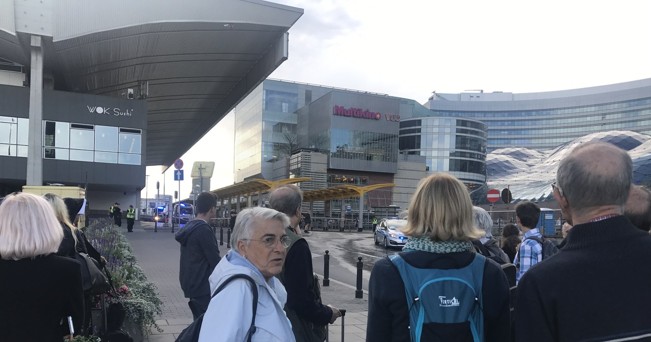Warszawa: Ewakuacja Dworca Centralnego z powodu podejrzanego pakunku
