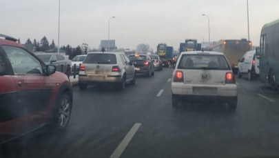 Warszawa: Gigantyczne korki z powodu... pługopiaskarki