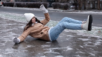 Warszawa: Gołoledź i śliskie chodniki