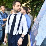 Warszawa: Jaki rozpoczął akcję #100imyPodBlokiem. Odwiedzi 100 osiedli i blokowisk 