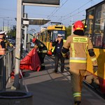Warszawa: Kobieta wpadła pod tramwaj. Do jej wydostania użyto podnośnika