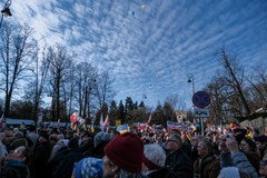 Warszawa: Manifestacja "Matki wołają: przestańcie strzelać do dzieci".