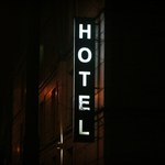 Warszawa: ​Mieszkańcy kamienicy spędzą najbliższy miesiąc w hotelu