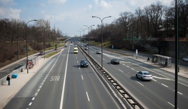 Warszawa. Motocykliści testowo  na dwóch  buspasach. Dobry pomysł?  