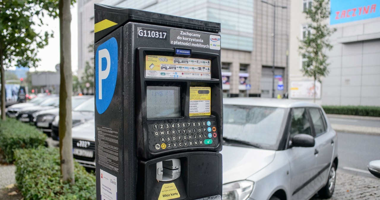 Warszawa może wprowadzić płatne parkowanie także w weekendy /Zbyszek Kaczmarek /Reporter