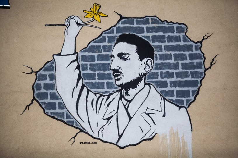 Warszawa, Mural upamiętniający Marka Edelmana /Adam Burakowski /Reporter