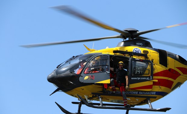 Warszawa: Na Wisłostradzie lądował helikopter, zasłabła młoda kobieta