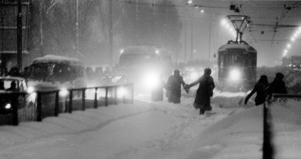 Warszawa o okowach mrozu i śniegu zimy stulecia (początek 1979 r.) /Michał Kulakowski/REPORTER /East News