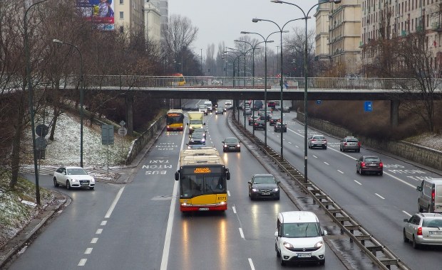 Warszawa: Od poniedziałku więcej kursów linii 165 