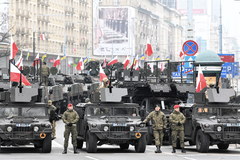 Warszawa: Ostatnie przygotowania do marszu "Dla Ciebie Polsko" 