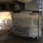 Warszawa: Pod Mostem Łazienkowskim spłonęła 5-metrowa łódź