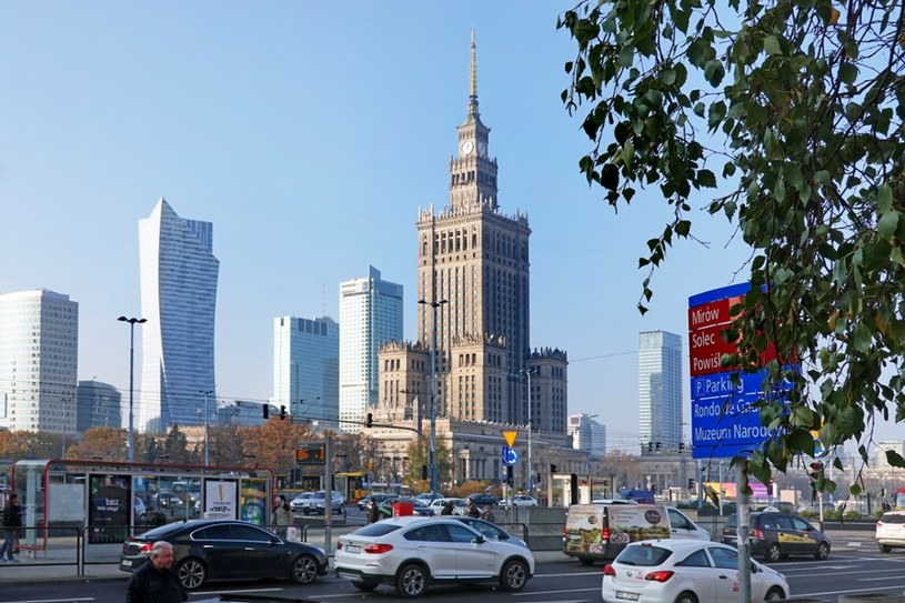 Warszawa podąża śladem Krakowa i próbuje sparaliżować ruch samochodowy w mieście /Wojtek Laski /East News