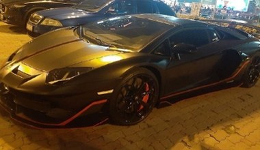 Warszawa. Podeptał Lamborghini Aventadora - jest nagroda za wskazanie sprawcy