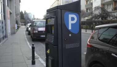 Warszawa powiększy strefę płatnego parkowania. Jest decyzja wojewody