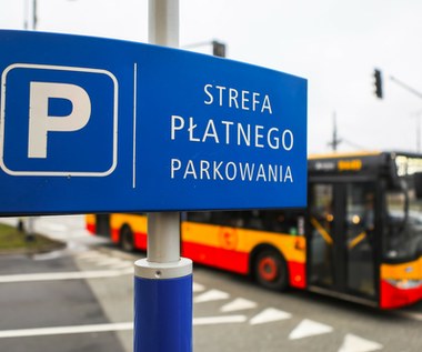 Warszawa powiększy strefę płatnego parkowania wbrew mieszkańcom?