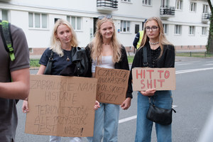 Warszawa: Protest przed ministerstwem edukacji. "HiT happens"