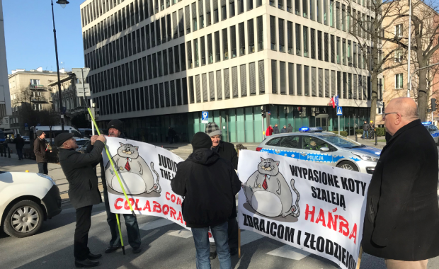 Warszawa: Protest zwolenników zmian w prawie. "Ani kroku w tył"  