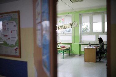 Warszawa: Są rekomendacje ratusza ws. nauczania hybrydowego