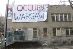 Warszawa: Squatterzy nie chcą opuścić pustostanu w centrum miasta