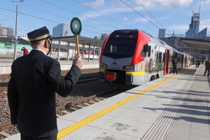 Warszawa: Stacja Warszawa Główna znów wita podróżnych. Wróciła po niemal ćwierć wieku 
