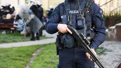 Warszawa: Strzały na Konwaliowej, policja musiała użyć broni