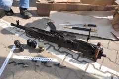 Warszawa: W firmie kurierskiej znaleziono paczkę z bronią