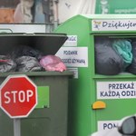 Warszawa walczy z odpadami. Będzie więcej punktów odbioru tekstyliów