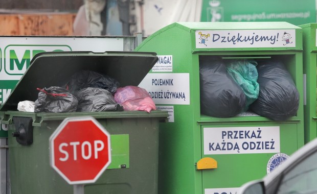 Warszawa walczy z odpadami. Będzie więcej punktów odbioru tekstyliów