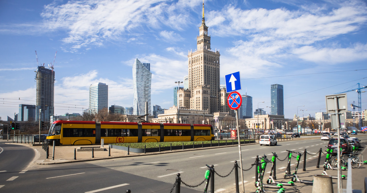 Warszawa wymarła a smog nie zniknął. To najlepszy dowód, że auta nie są problemem /Adam Burakowski /Reporter