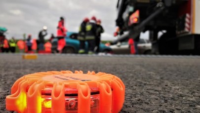 Warszawa: Wypadek z udziałem karetki, 7 osób rannych