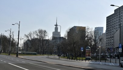 Warszawa: Z powodu koronawirusa spadło natężenie ruchu. Jest mniej kolizji i wypadków