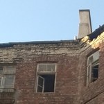 Warszawa: Zawalił się dach kamienicy, ewakuowano kilkadziesiąt osób
