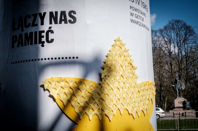 Warszawa znów upamiętni rocznicę wybuchu powstania w getcie warszawskim /Karina Krystosiak /East News